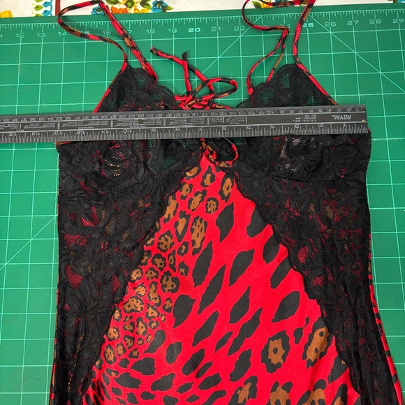 La Vie En Rose Red & Black Satin Leopard Slip Dress Nightgown Lace Detail - Picture 10 of 11